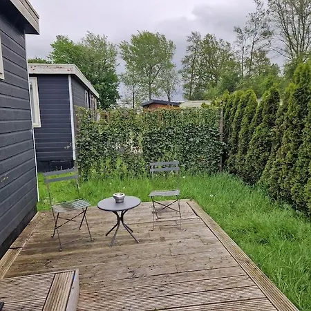 Chalet Aan Het Water Met Airco 木屋 *
